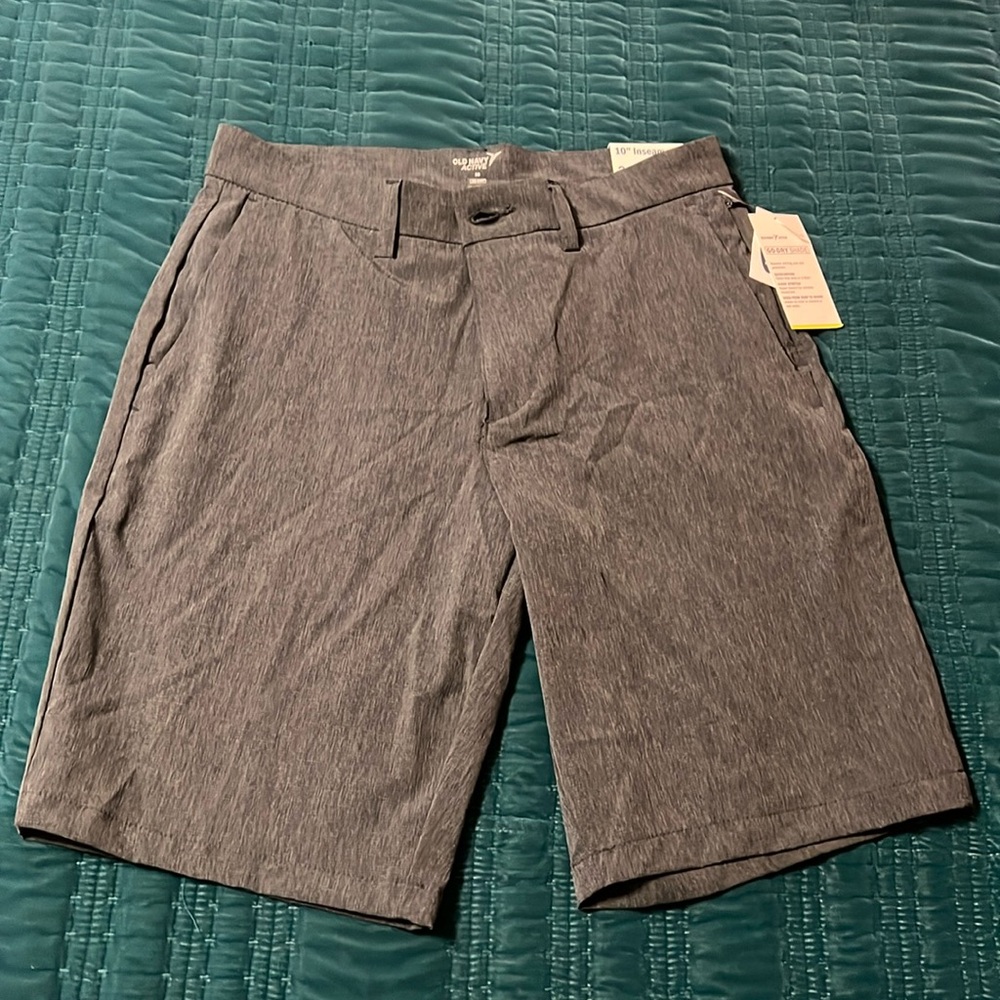 Old Navy Active Men’s shorts, NWT, size 28